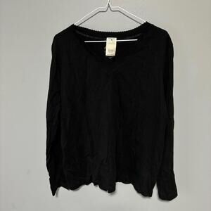 White stag tee Black V-Neck Women's Top size XL